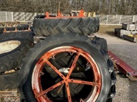- - - 13.6R38 - Traktor tilbehør - Tvillingehjul - 1