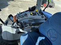 New Holland T7060 Med frontlæsser - Traktorer - Traktorer 4 wd - 11