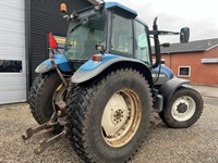 New Holland 8260 - Traktorer - Traktorer 4 wd - 8