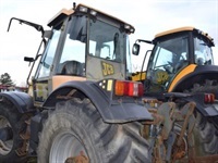 - - - Fastrac 2135 - 4WS - Traktorer - Kompakt traktorer - 3