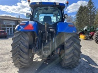 New Holland T7060 Med frontlæsser - Traktorer - Traktorer 4 wd - 4