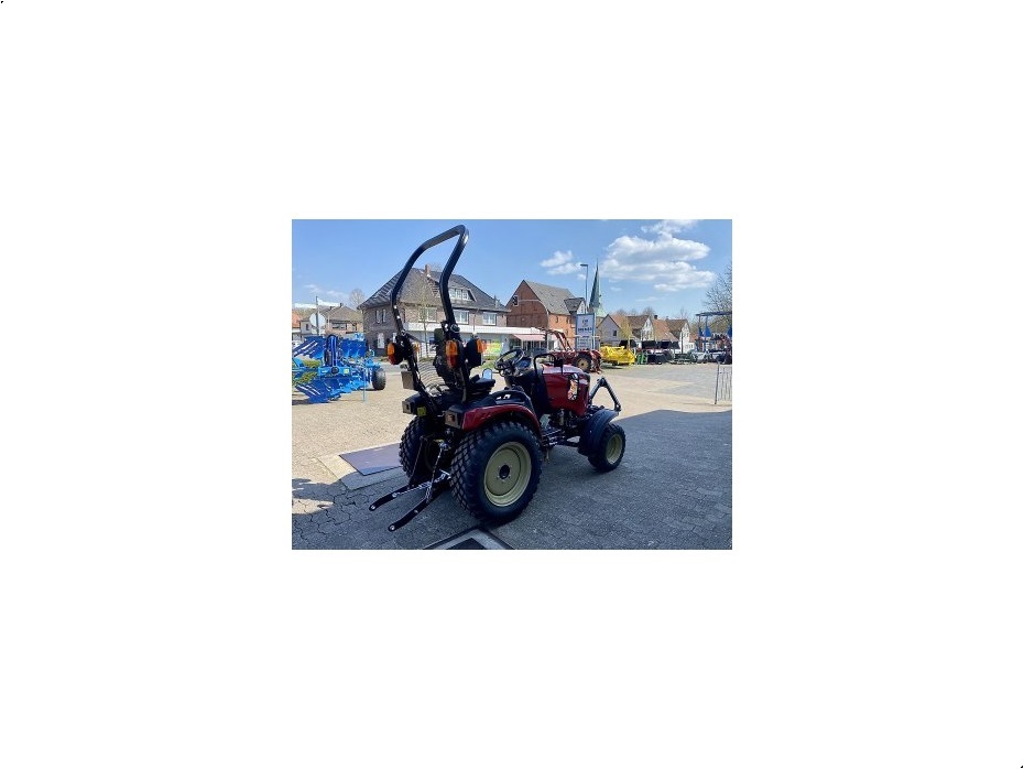 - - - SA 424 V Allrad ROPS mit Frontkraftheber und Frontzapfwelle - Traktorer - Traktorer 4 wd - 4