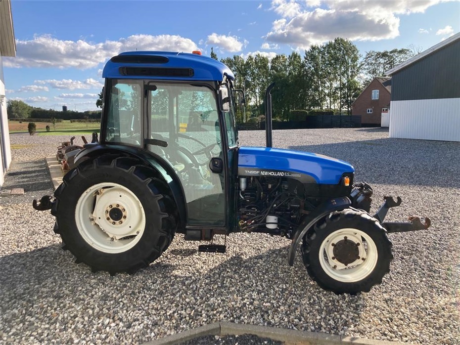 New Holland TN95F - Traktorer - Kompakt traktorer - 6