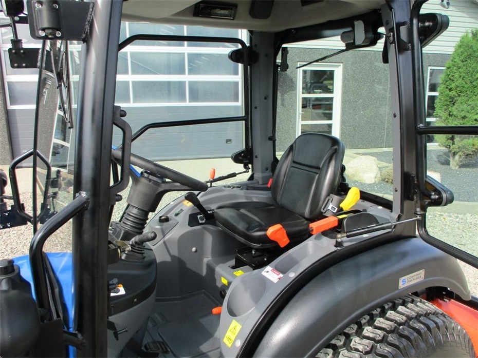 Solis 26 HST Med kabine, Turf dæk og frontlift samt frontPTO - Traktorer - Traktorer 4 wd - 16