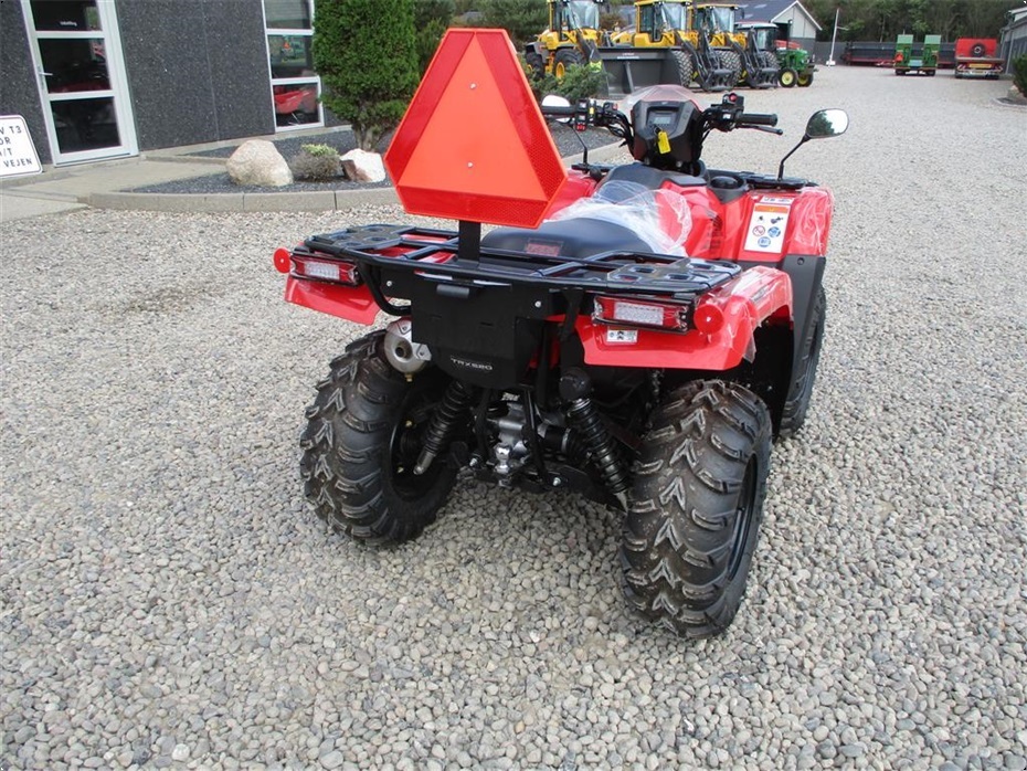 Honda TRX 520 FA Traktor. STORT LAGER AF HONDA  ATV. Vi hjælper gerne med at levere den til dig, og bytter gerne. KØB-SALG-BYTTE se mere på www.limas.dk - ATV - 20
