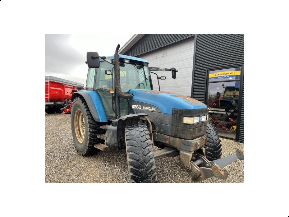 New Holland 8260 - Traktorer - Traktorer 4 wd - 6
