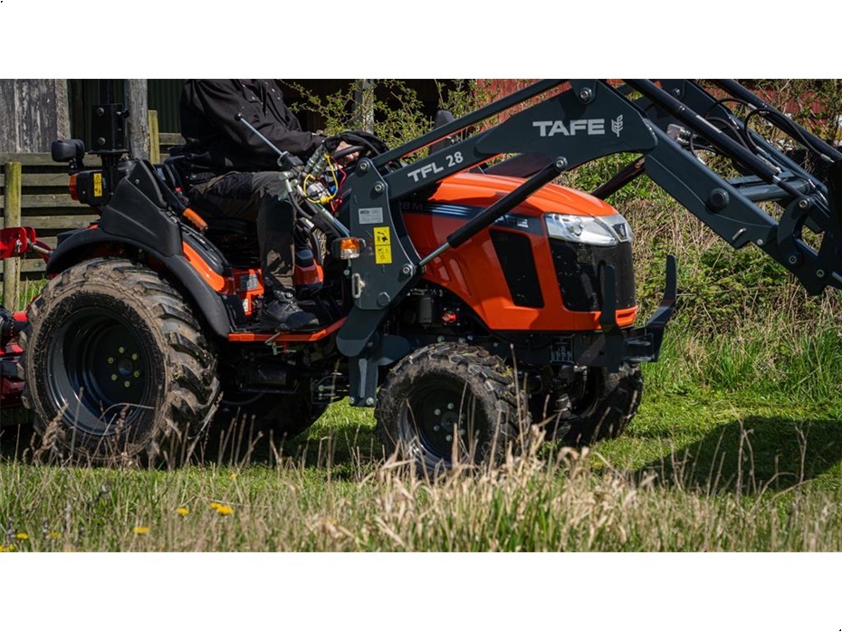 Tafe 6028 Med Frontlæsser - Traktorer - Kompakt traktorer - 18