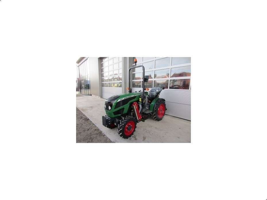 - - - X3 - Traktorer - Traktorer 4 wd - 3