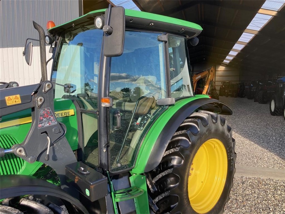 John Deere 5090 M krybegear og nyere Stoll frontlæsser - Traktorer - Traktorer 4 wd - 15