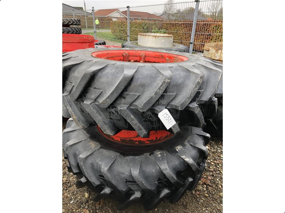 Michelin 14.9 R28 - Traktor tilbehør - Tvillingehjul - 1
