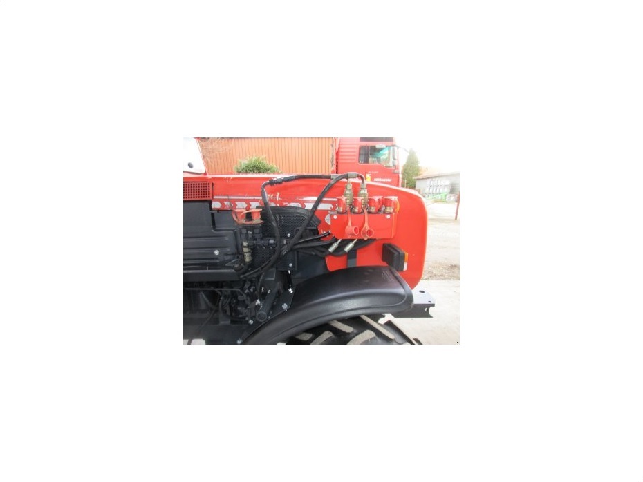 - - - K80 - Traktorer - Traktorer 4 wd - 5