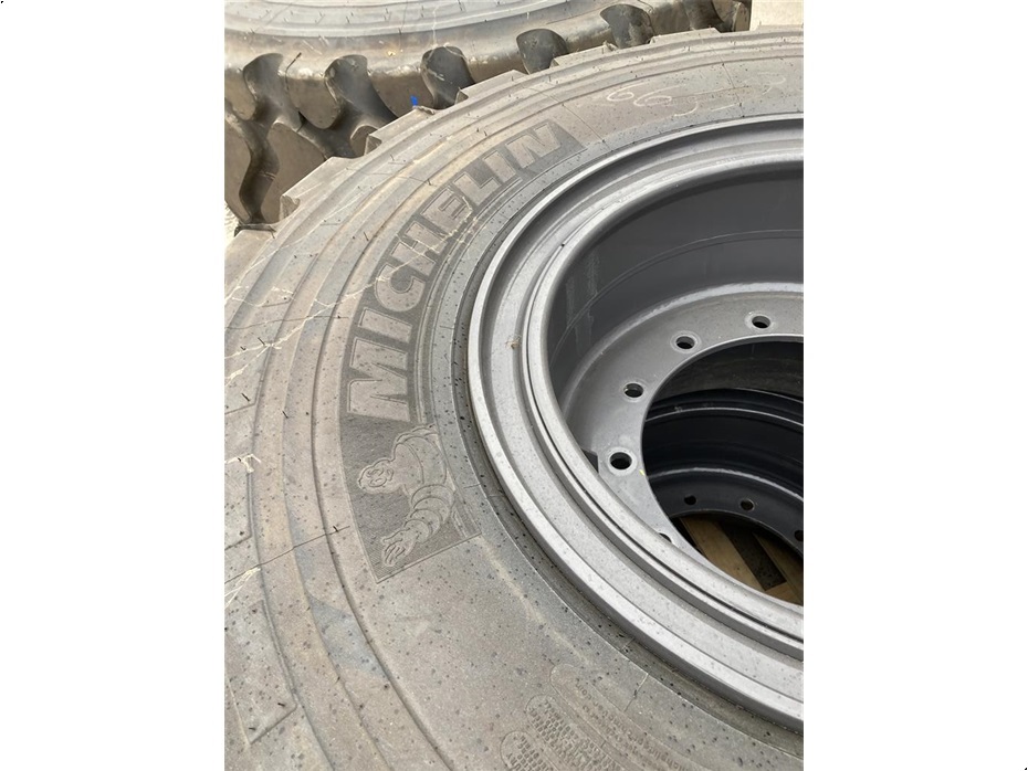 Michelin 20.5R25 Fabriksny dæk fra Case 621. - Hjul/larvefødder - Komplette hjul - 3