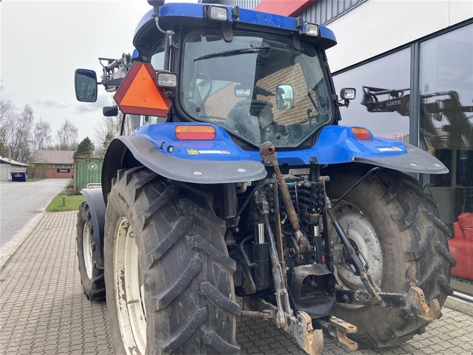 New Holland TS125A m/ nyere Stoll Profiline FZ30læsser - Traktorer - Traktorer 4 wd - 3