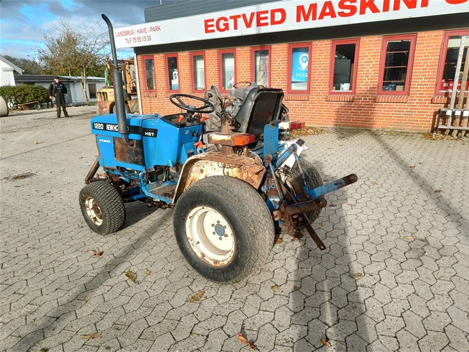 New Holland 1220 med lavt timetal - Traktorer - Traktorer 2 wd - 3