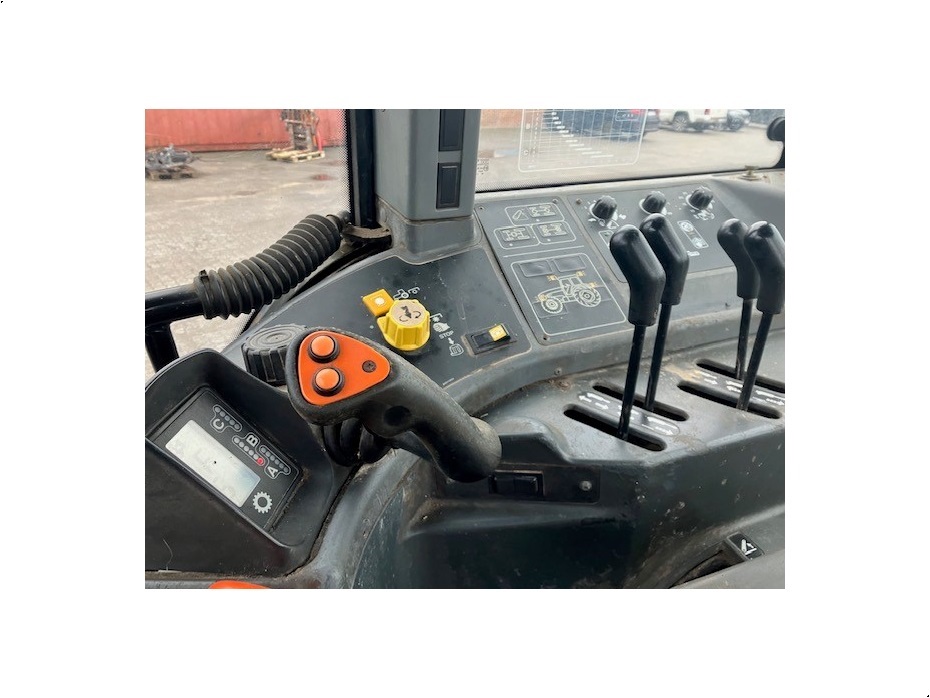 New Holland 8360 - Traktorer - Traktorer 4 wd - 3