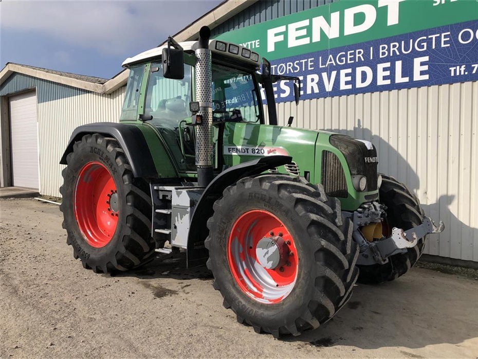 Fendt 820 Vario TMS Med Front PTO - Traktorer - Traktorer 4 wd - 5