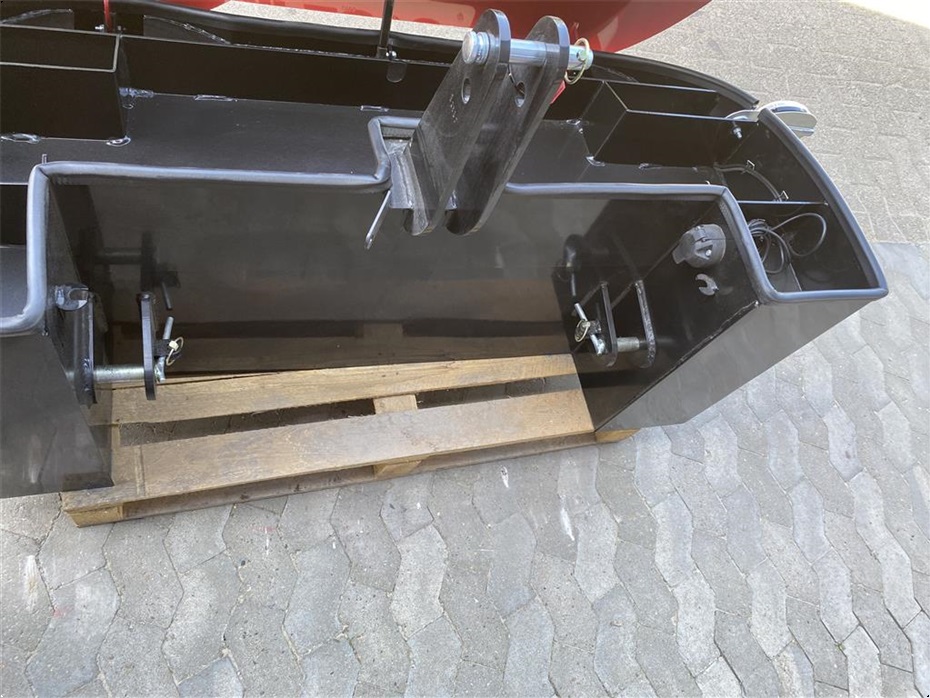 Case IH Frontvægtklods 1000 kg med lys - Traktor tilbehør - Frontvægte - 3