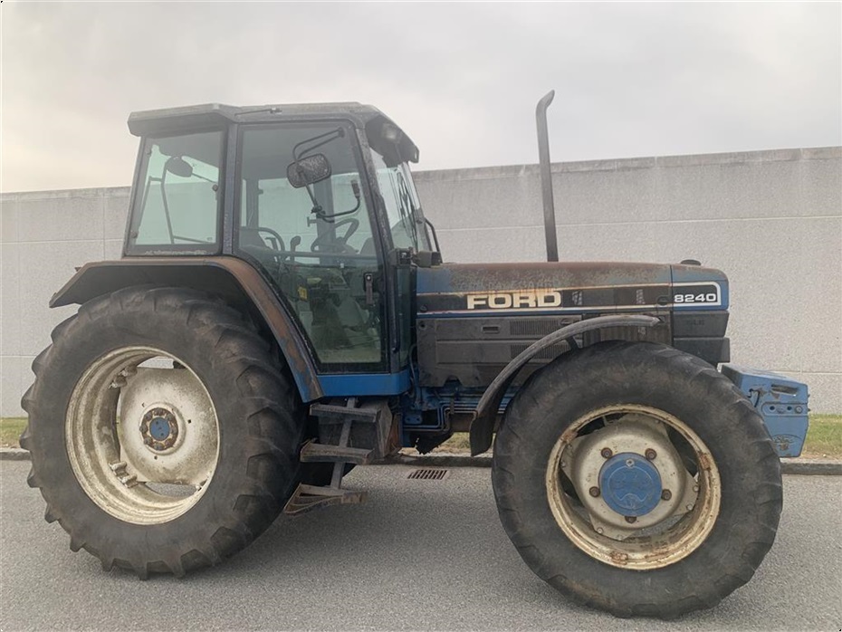 Ford 8240 SLE Powerstar - Traktorer - Traktorer 4 wd - 3
