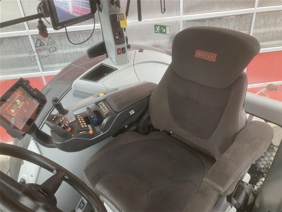 Valtra S394 Stor GPS Pakke og luftaffjedret kabine - Traktorer - Traktorer 4 wd - 8