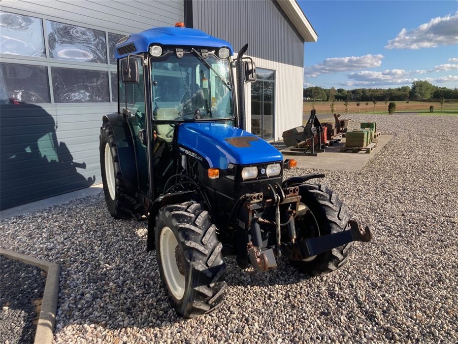 New Holland TN95F - Traktorer - Kompakt traktorer - 4