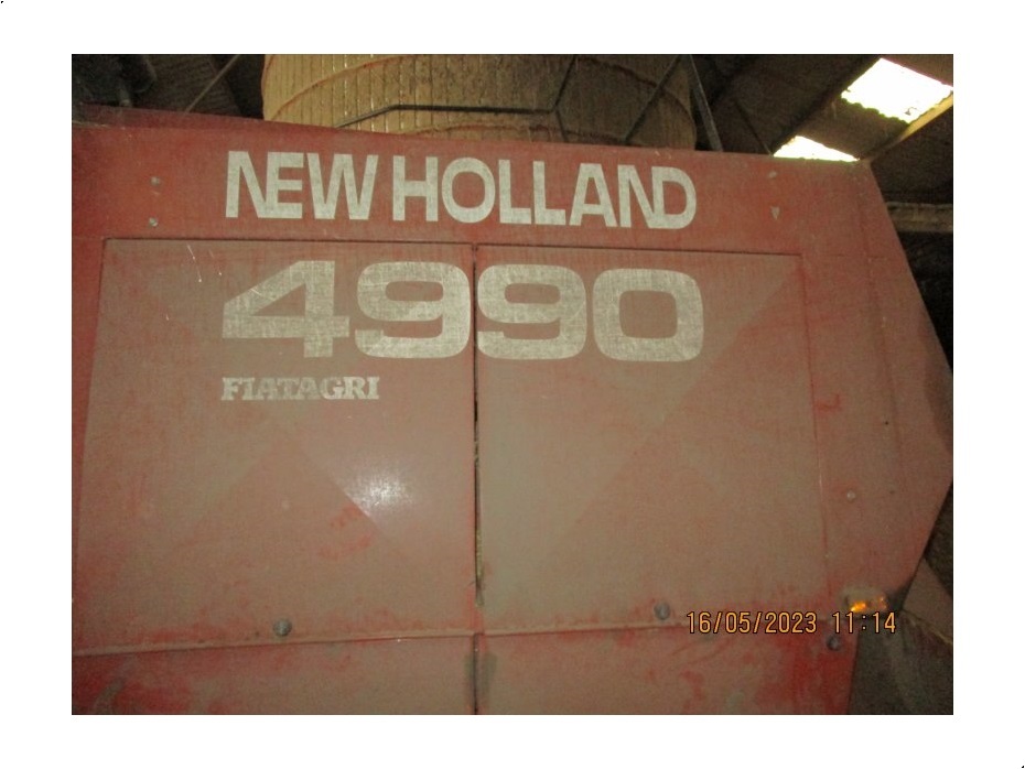 New Holland 4990 Dæk skiftet - Pressere - Bigballe - 6