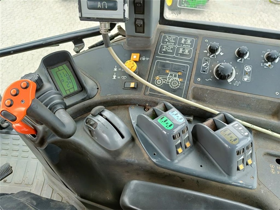 New Holland TM 190 - Traktorer - Traktorer 4 wd - 12