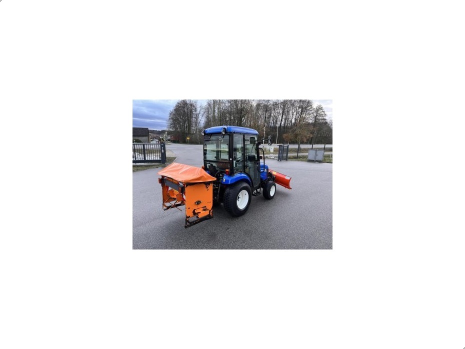 New Holland Boomer 25, Schiebeschild, Salzstreuer, Schneeschild - Traktorer - Traktorer 2 wd - 7