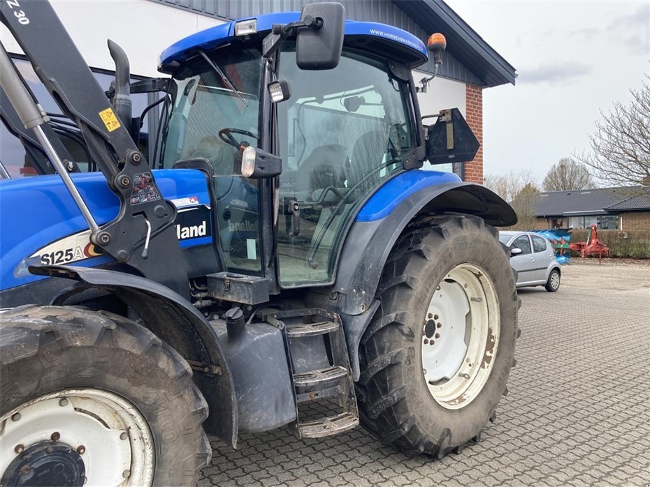 New Holland TS125A m/ nyere Stoll Profiline FZ30læsser - Traktorer - Traktorer 4 wd - 2