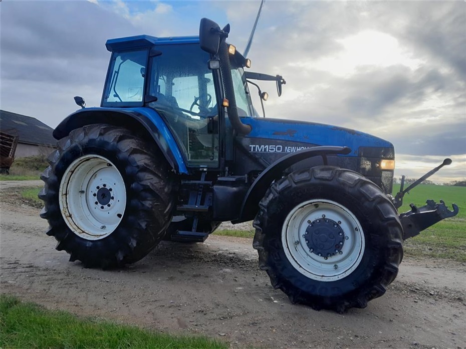 New Holland TM 150 alm foraksel frontlift. - Traktorer - Traktorer 4 wd - 3