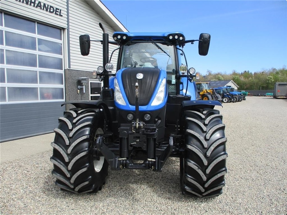 New Holland T7.230 AutoCommand - Traktorer - Traktorer 4 wd - 8
