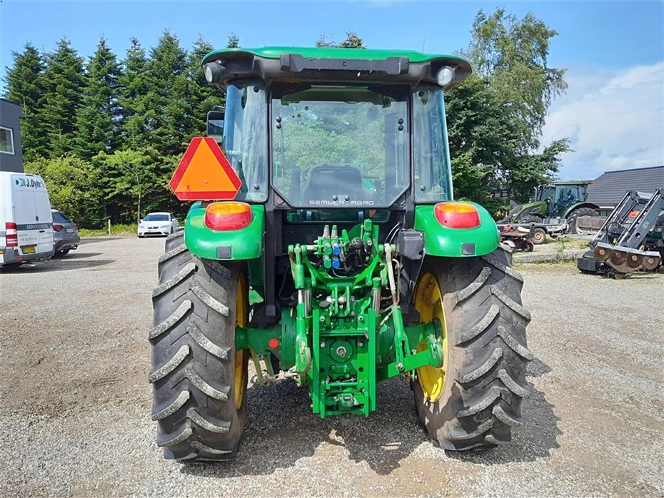 John Deere 5085M - Traktorer - Traktorer 4 wd - 3