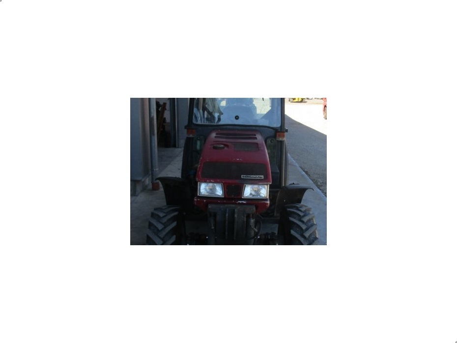 - - - 824 - Traktorer - Traktorer 4 wd - 7