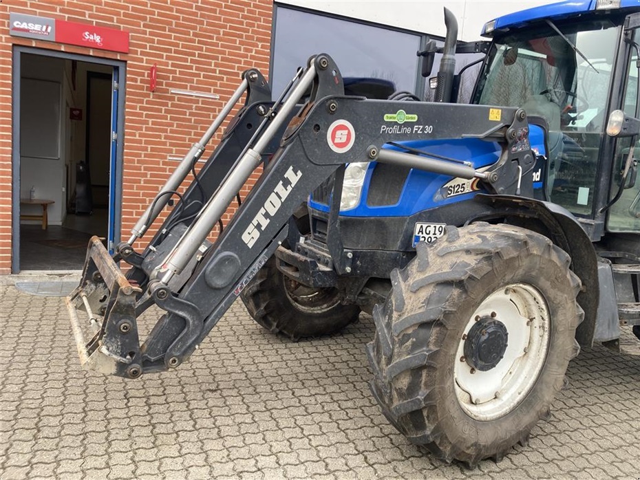 New Holland TS125A m/ nyere Stoll Profiline FZ30læsser - Traktorer - Traktorer 4 wd - 7