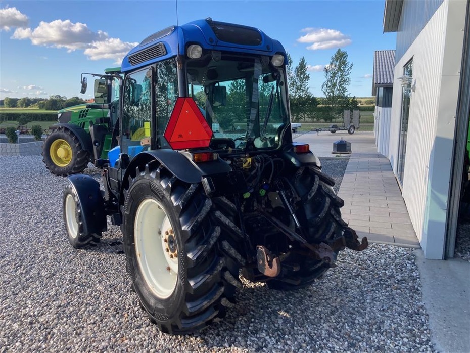 New Holland TN95F - Traktorer - Kompakt traktorer - 8